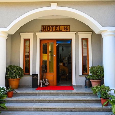 Hotel Epoka Shkoder Exterior photo
