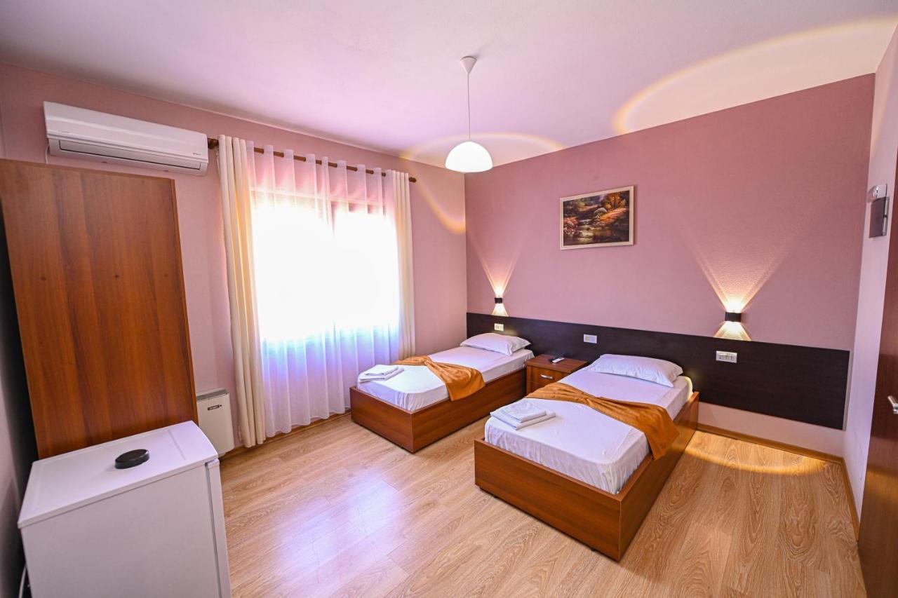 Hotel Epoka Shkoder Exterior photo
